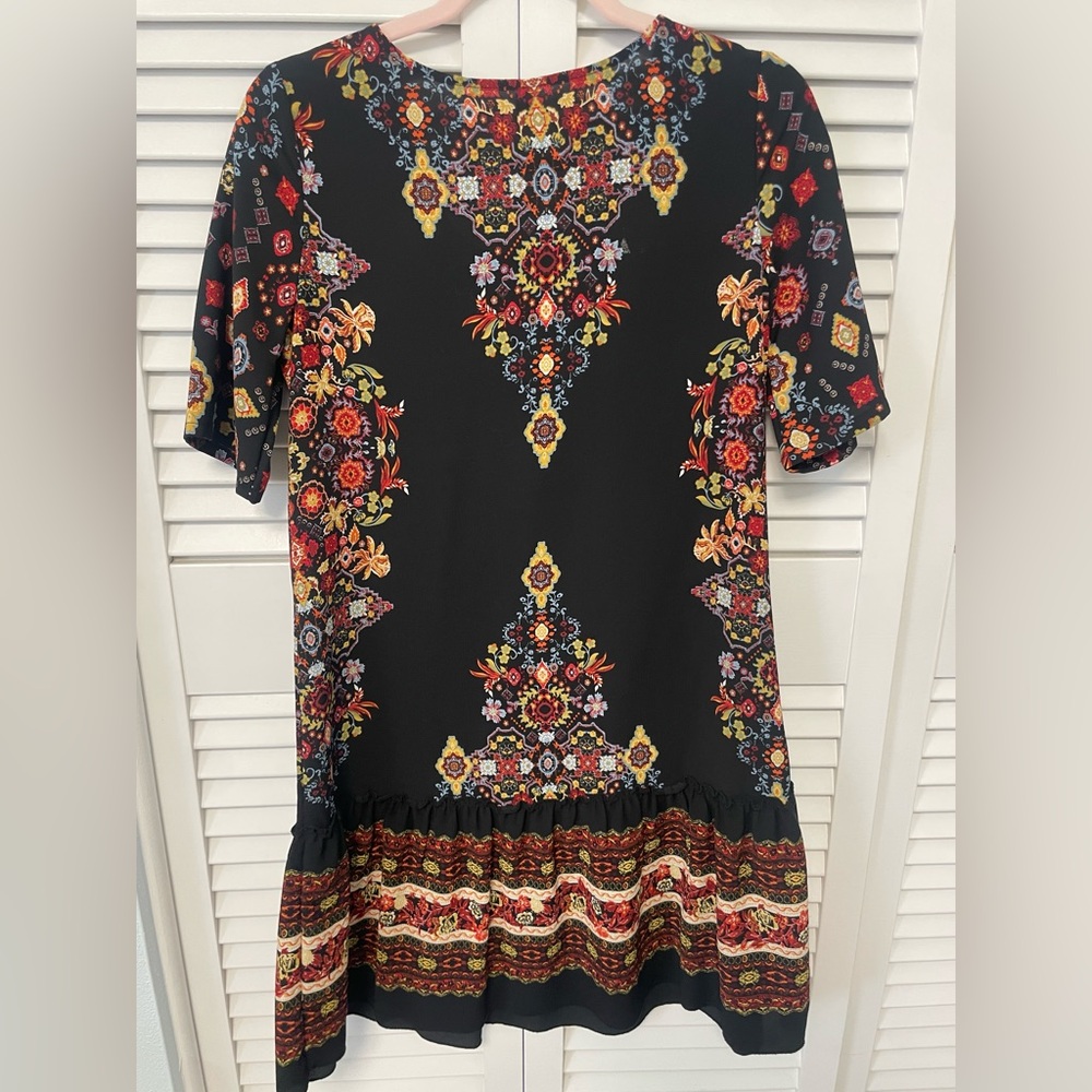 Adorable drop waist dress. Beautiful colors.